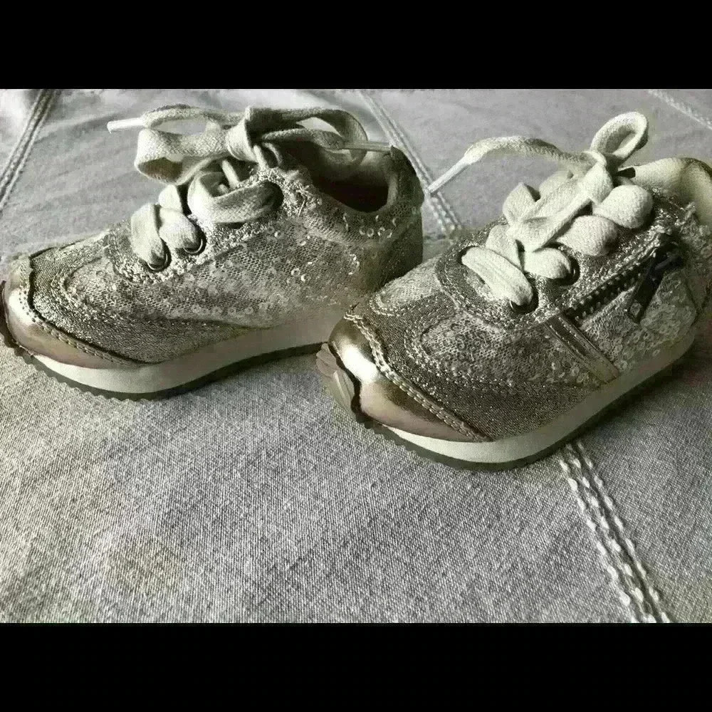 Joyfolie Champagne Ari Sneakers Size 6 new - Picture 6 of 10